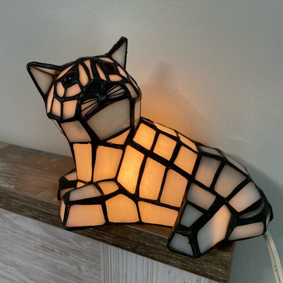 Vintage Orange Eyed White Cat Stained Glass Accent Lamp Home Decor